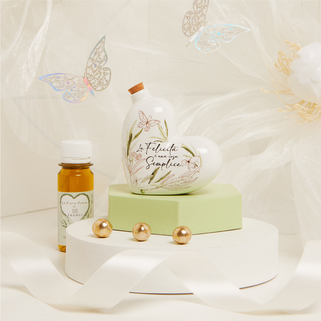 OLIERA PICCOLA CUORE CON OLIO 60 ML 8.8X4.5X9.8 CM CAPACITA’ 125 ML