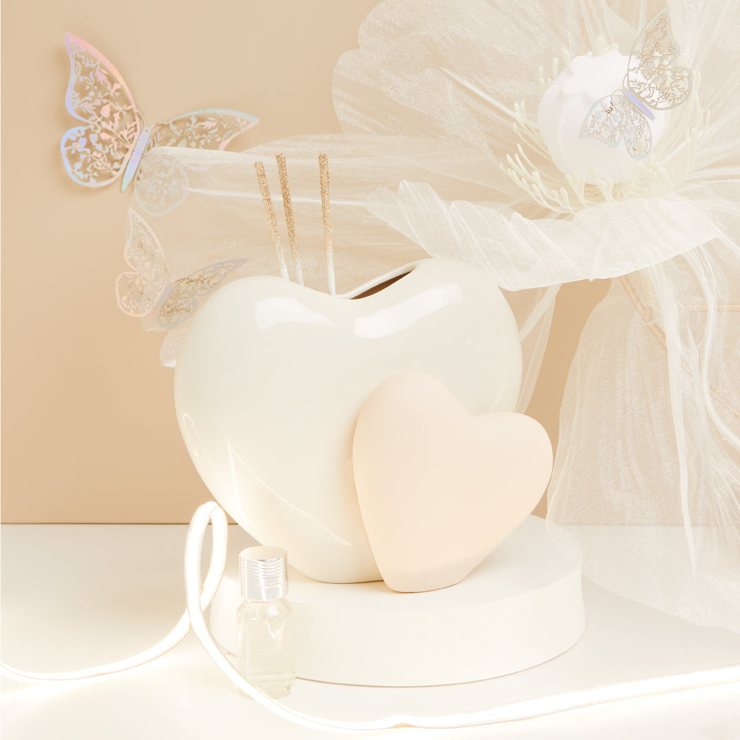 DIFFUSORE DOPPIO CUORE BIANCO E TORTORA SCATOLA REGALO 23X15X17.6 CM