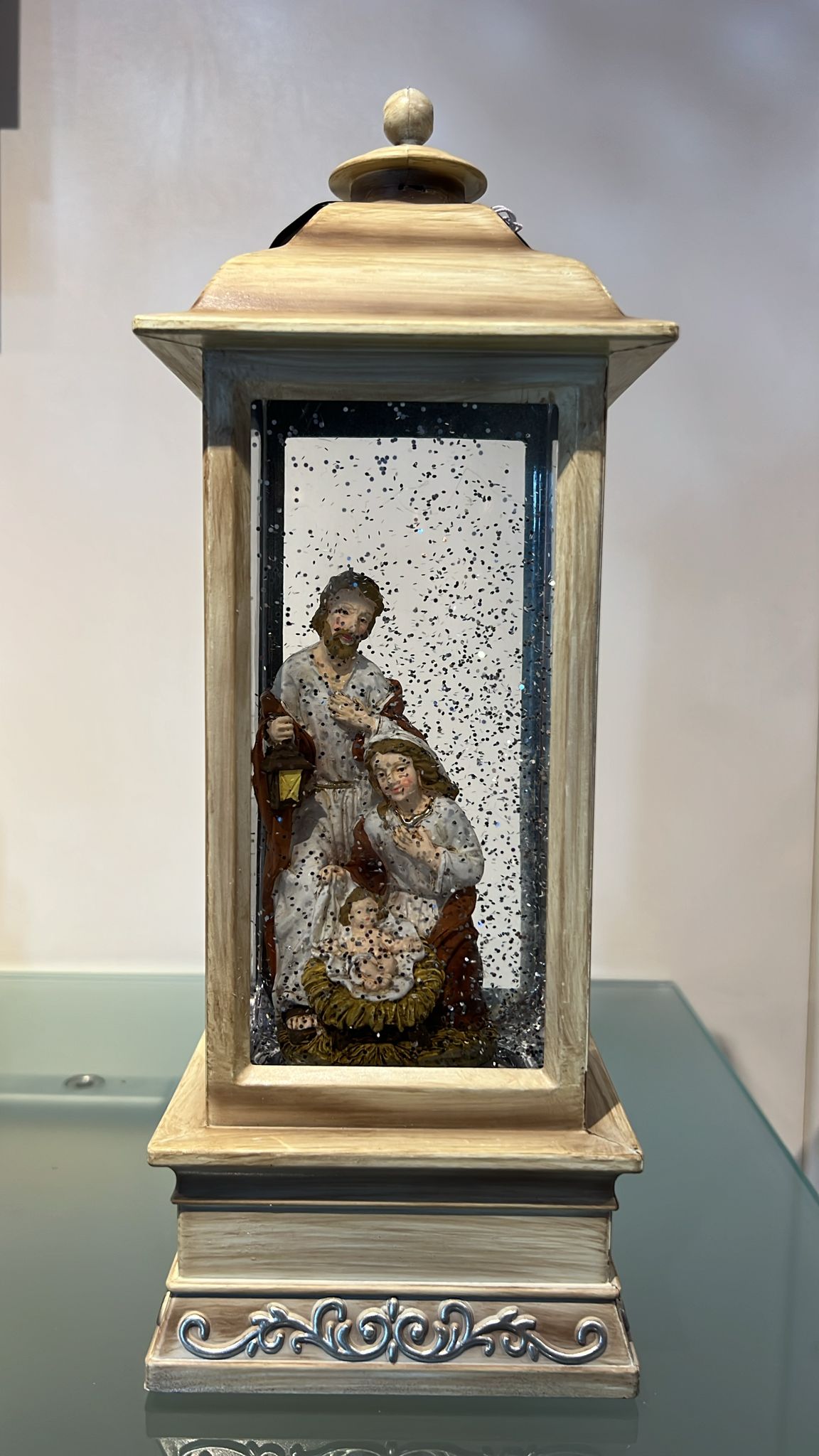 Lanterna natività in resina acqua/neve con luce led e cavo usb