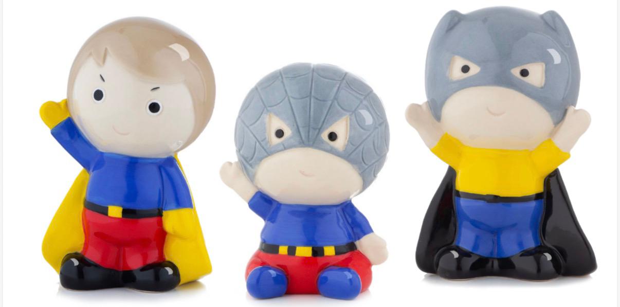 Tris statuette supereroi