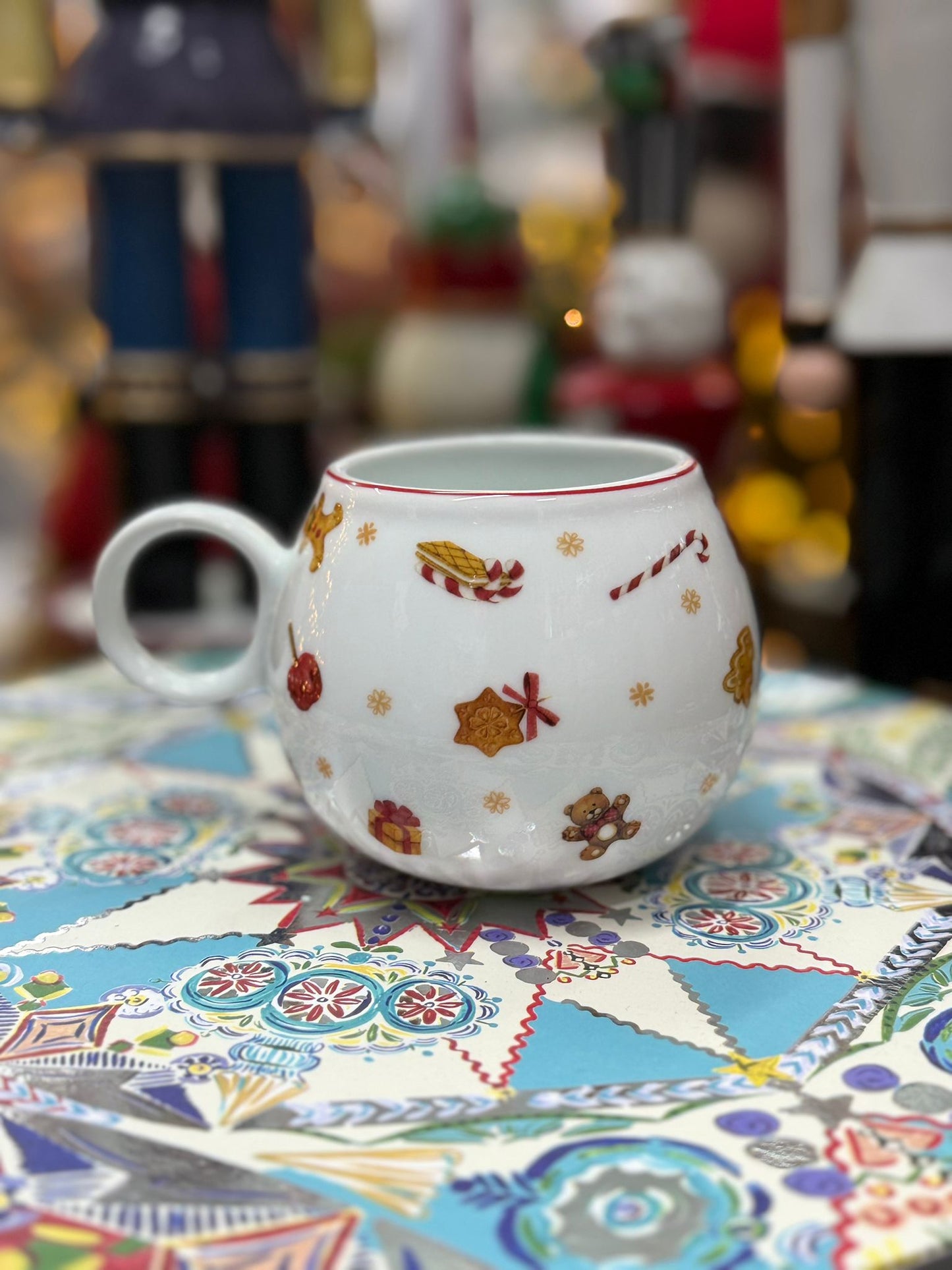 Contenitore in porcellana a forma di moka