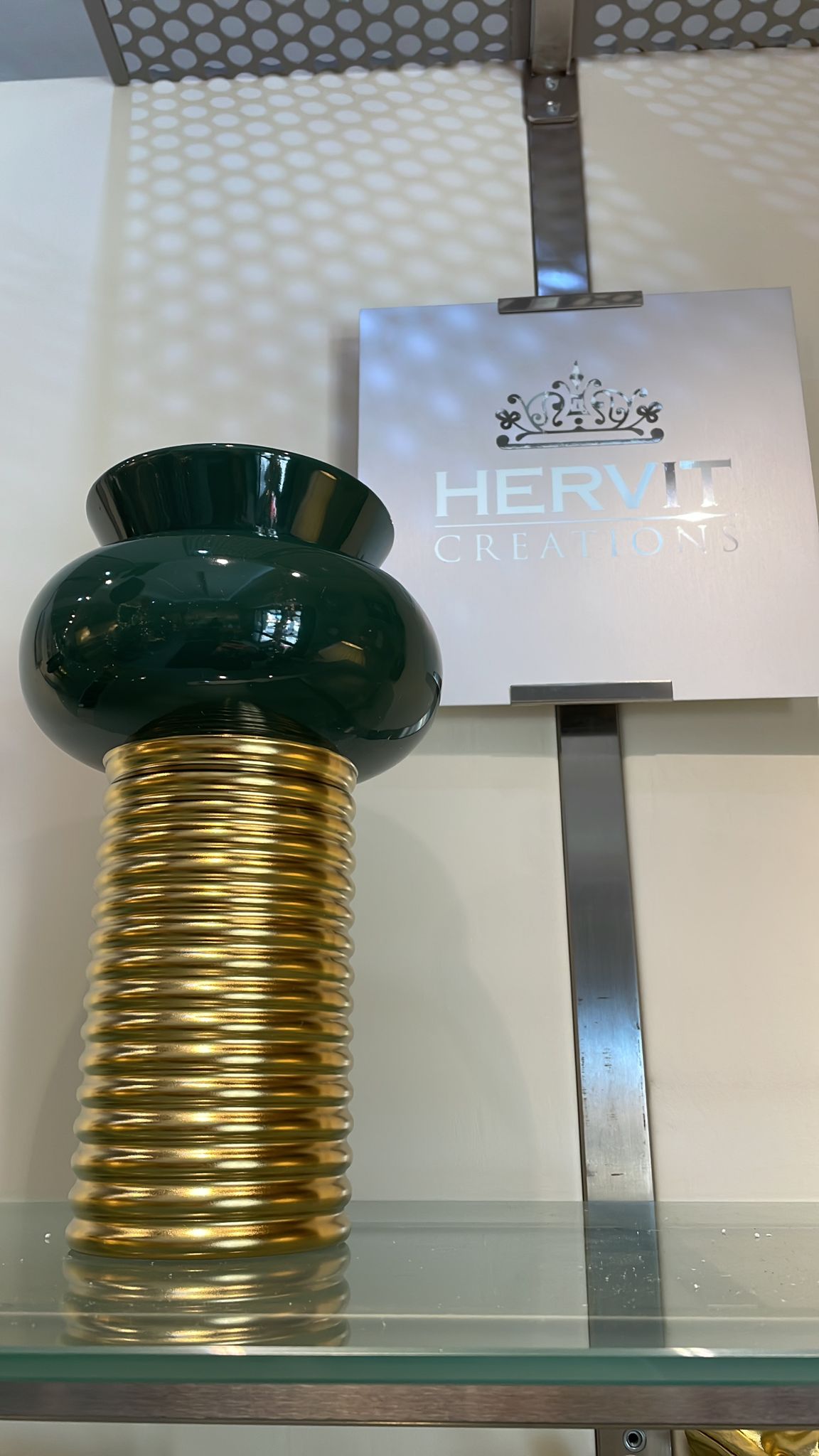 vaso gres verde base oro