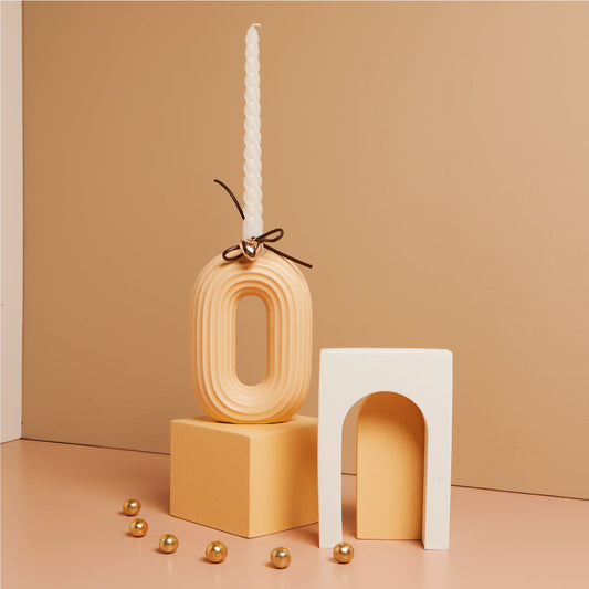 CANDELABRO CON CANDELA 10.2X3.5X14.5 CM
SCATOLA BOTANICA ORO MIS.10 25X16X6 CM