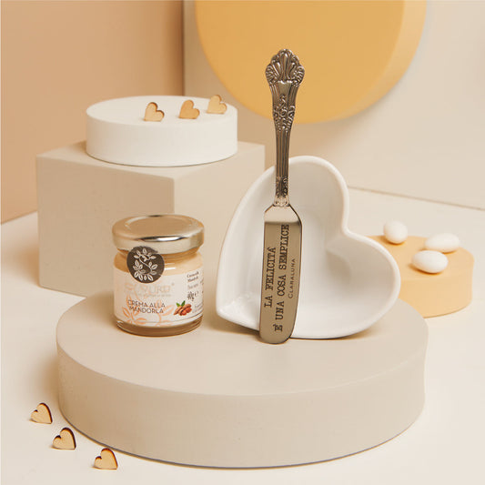 CIOTOLINA CUORE CON COLTELLINO E CREMA MANDORLA 40G