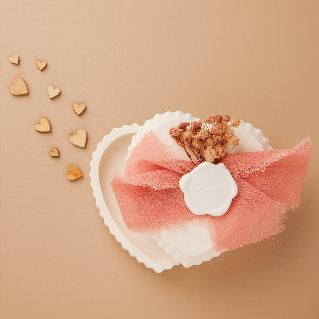 Scatolina in gesso con chiffon rosa