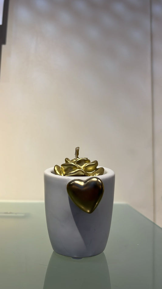 Porta candele in porcellana con cuore gold