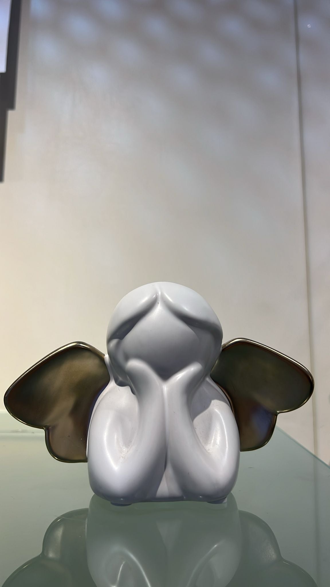 Angelo in porcellana