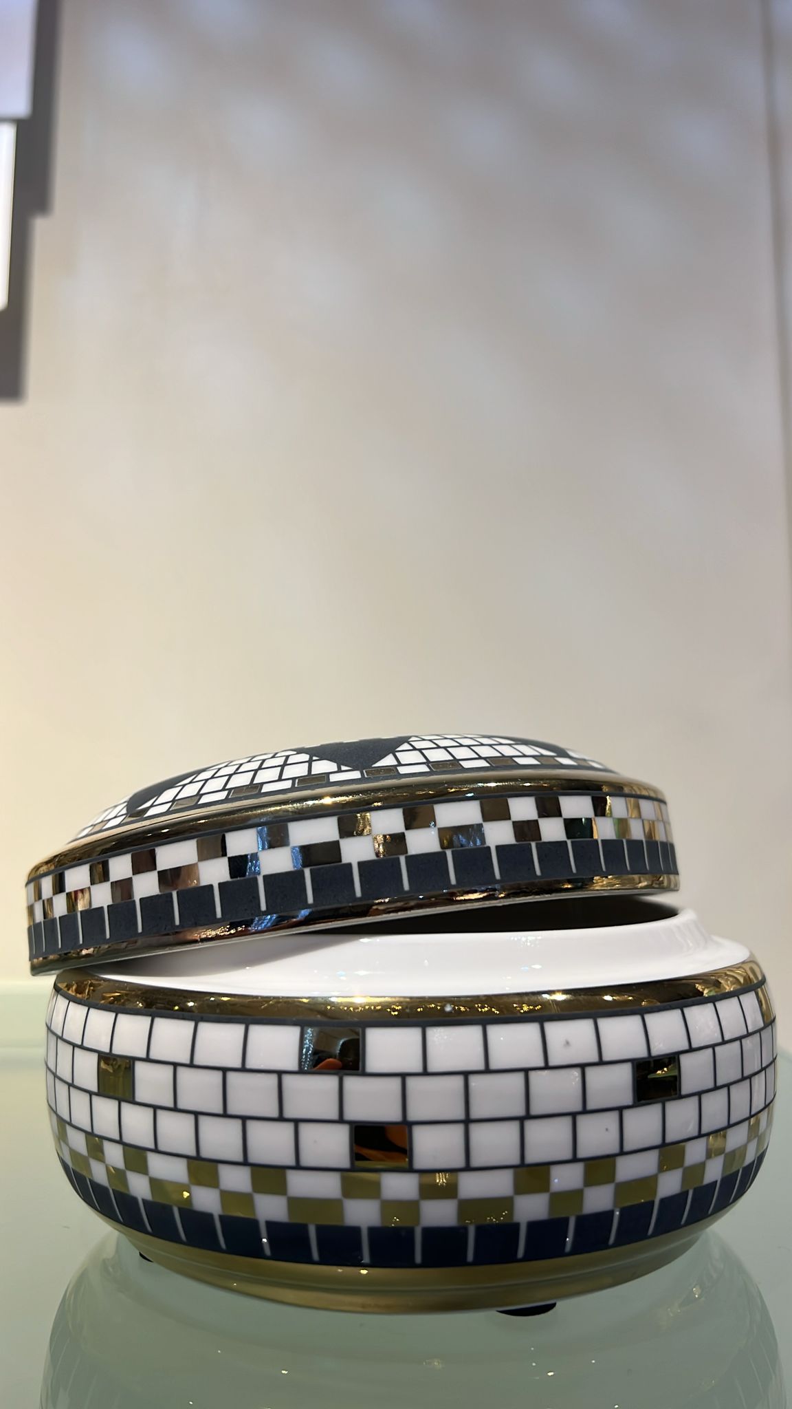 Scatola tonda in porcellana