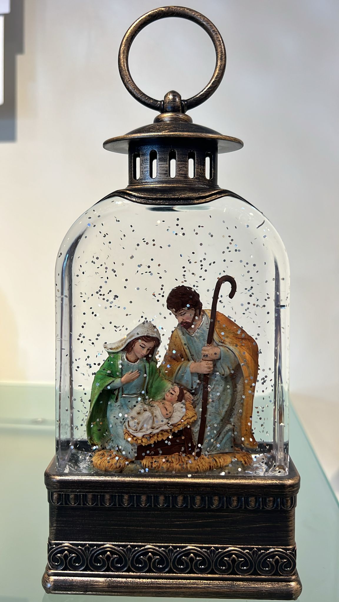 Lanterna natività in resina acqua/neve con luce led e cavo usb