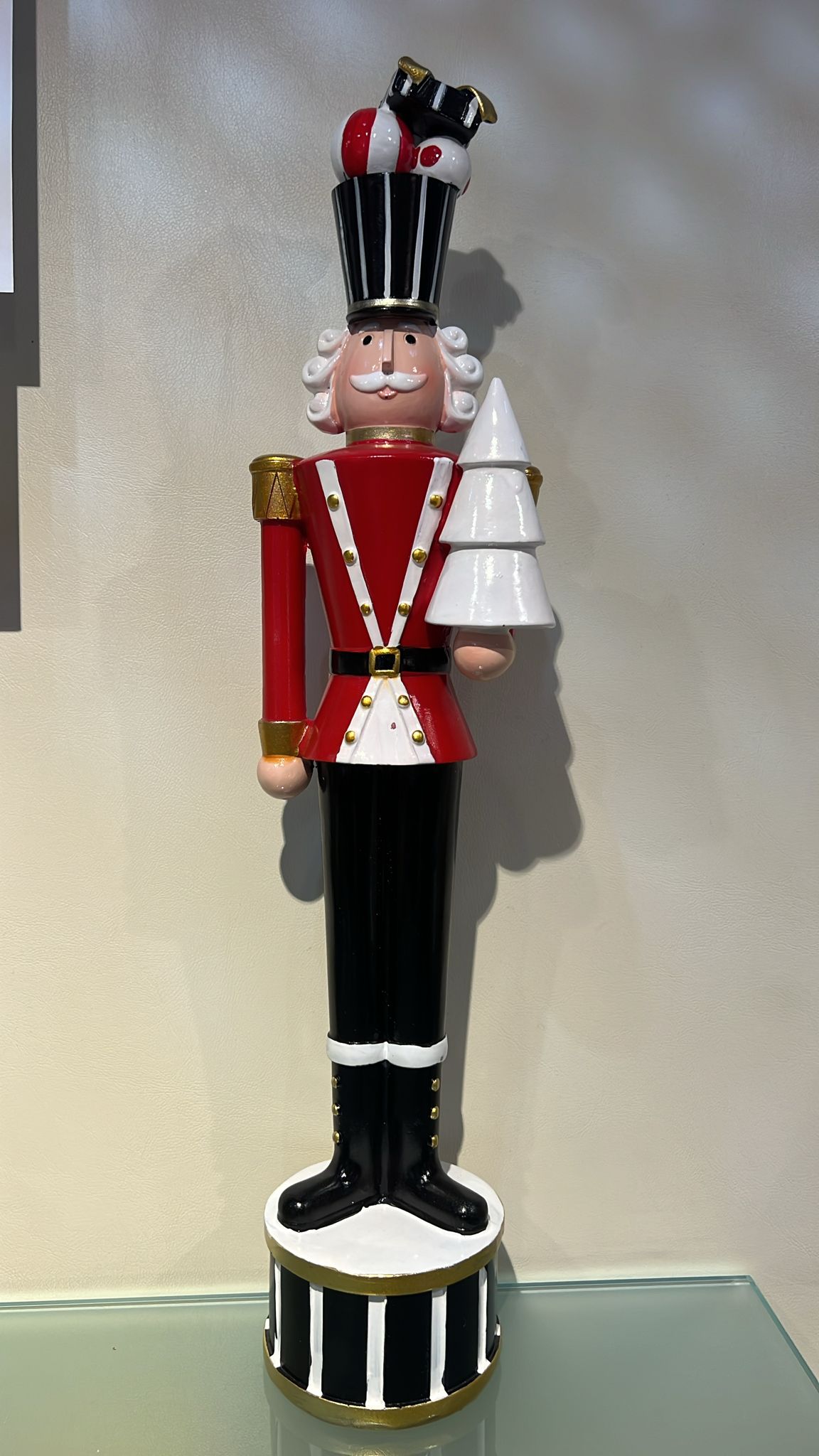 Schiaccianoci in resina