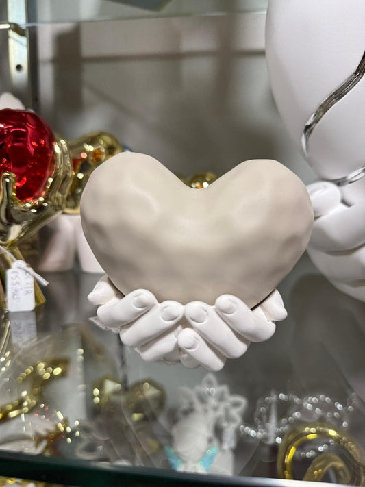 Cuore in mano tortora piccolo