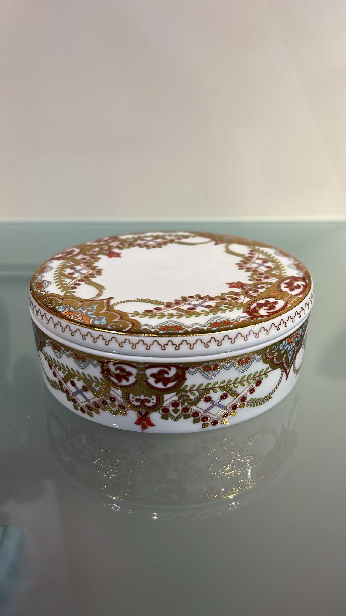 Scatola tonda in ceramica