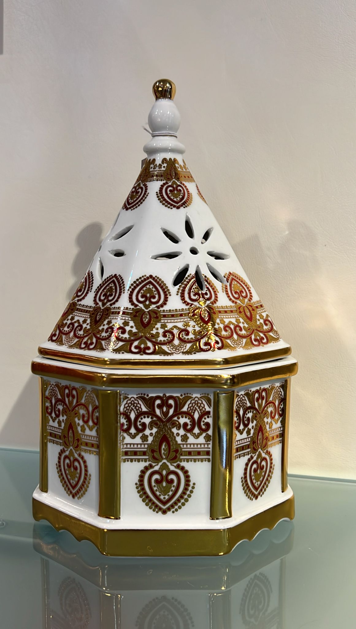 Contenitore in porcellana bianco/oro/rosso