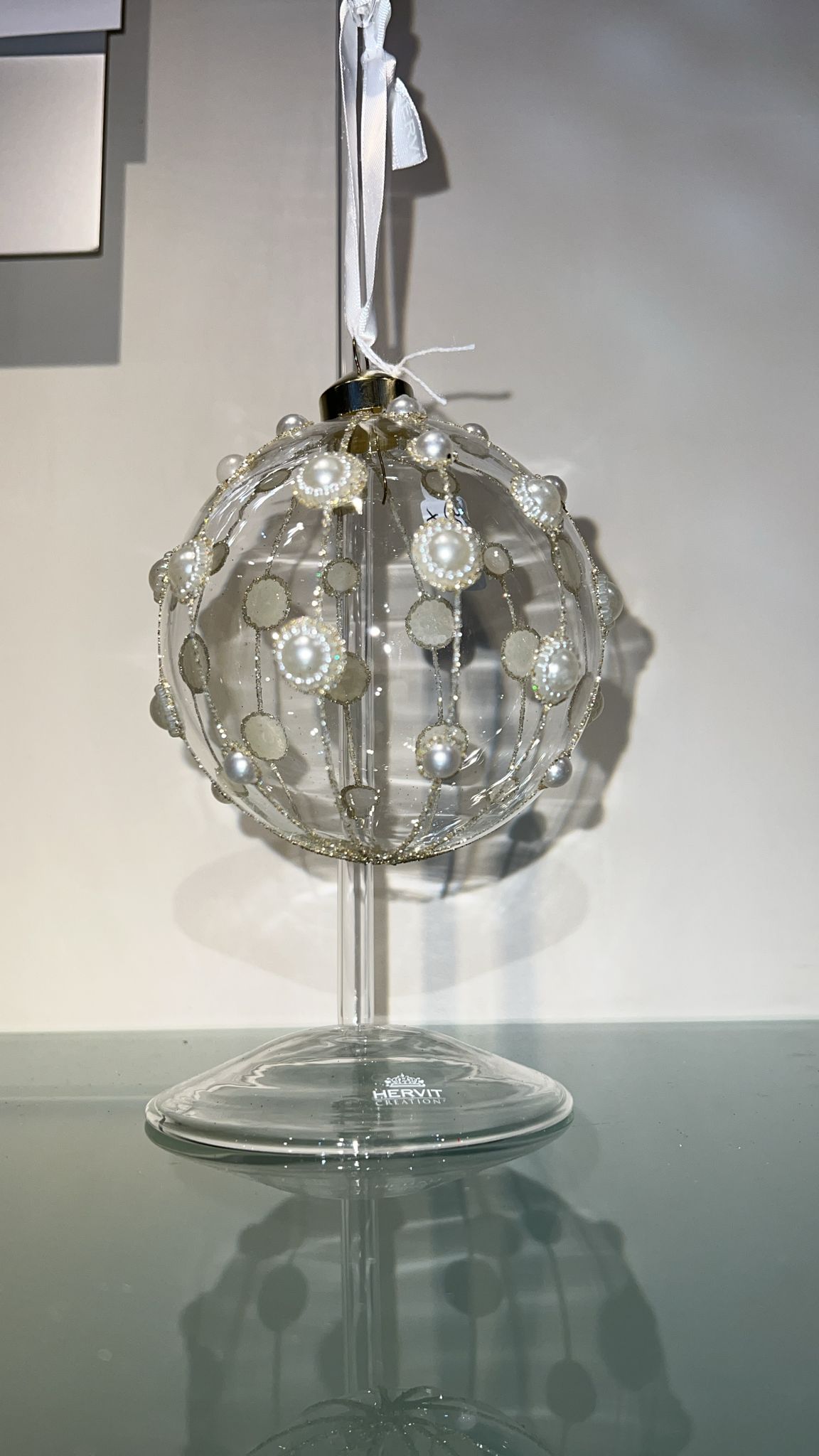 Sfera in vetro con perle decoro albero