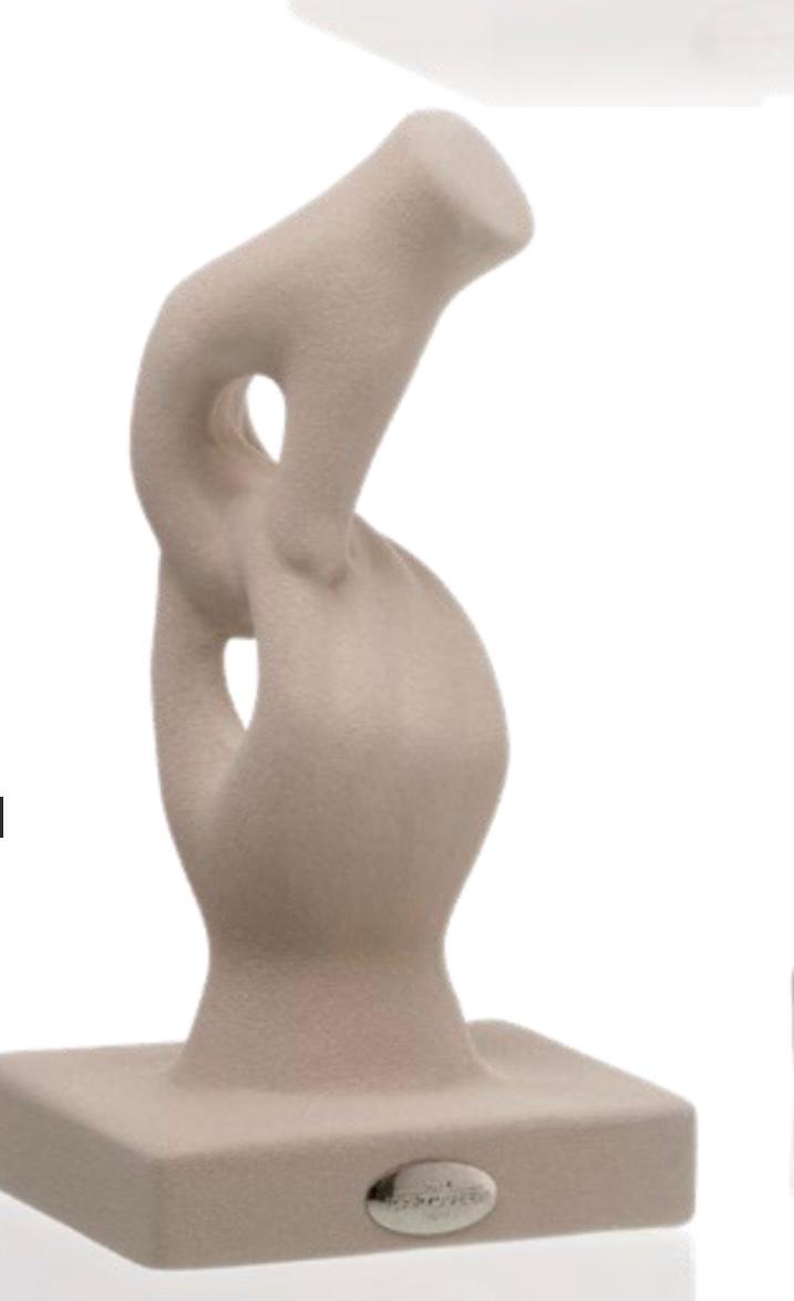 Scultura "Mani Intrecciate" in gres