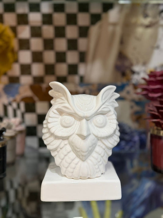 Gufo in ceramica bianca