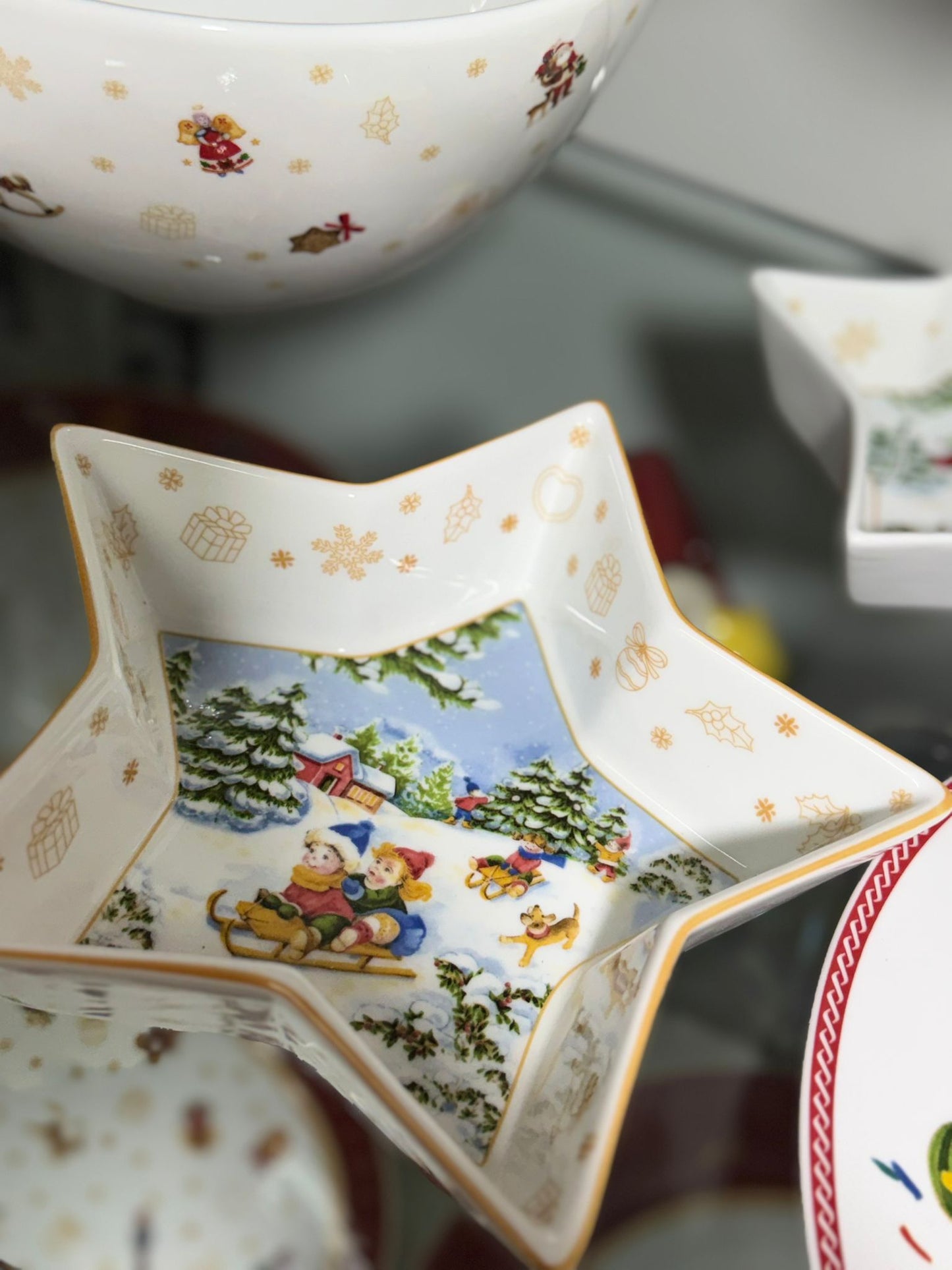 Vassoio in porcellana a forma di stelle