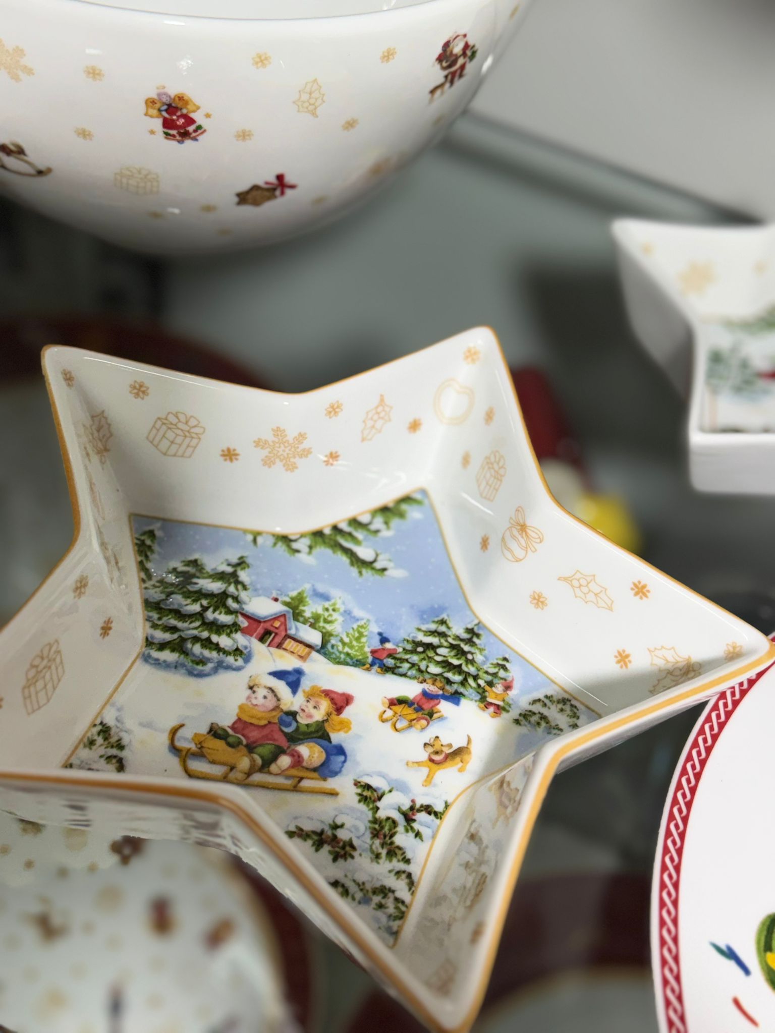 Vassoio in porcellana a forma di stelle