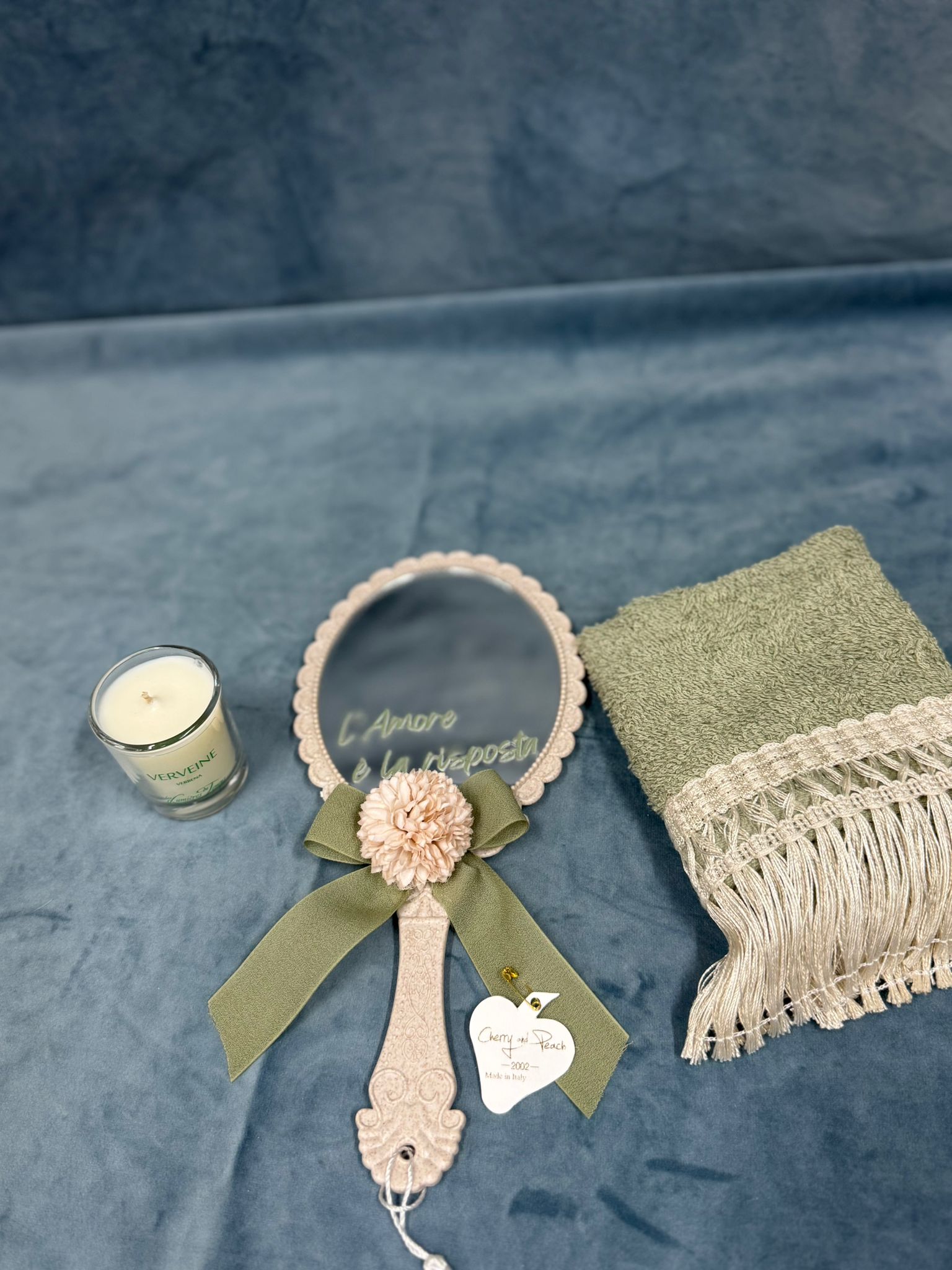 Specchio Con Scritta Verde "L'Amore È La Risposta" Con candela e Lavetta