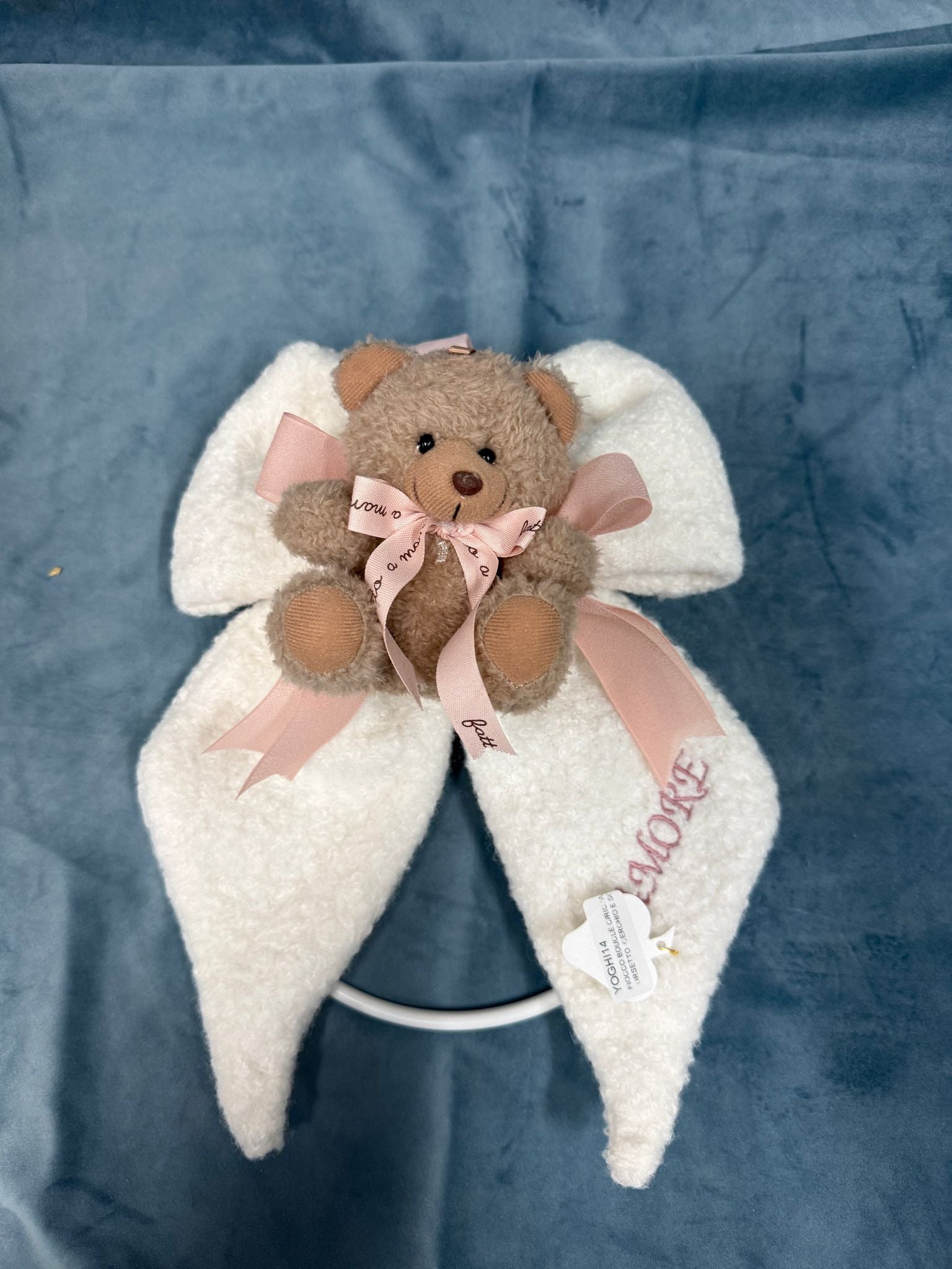 Fiocco Bouclé Con Ricamo "Amore" Rosa