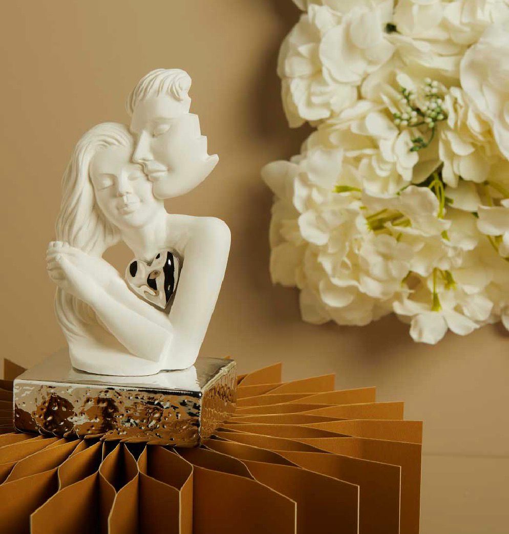 Coppia Innamorati Con Cuore Su Base Silver