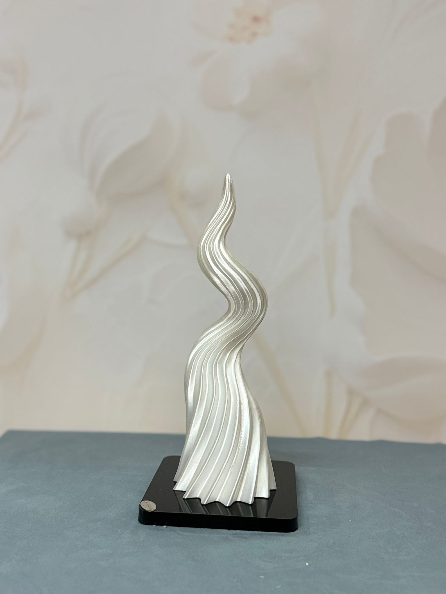 Corno Grande Bianco Con Base Plex