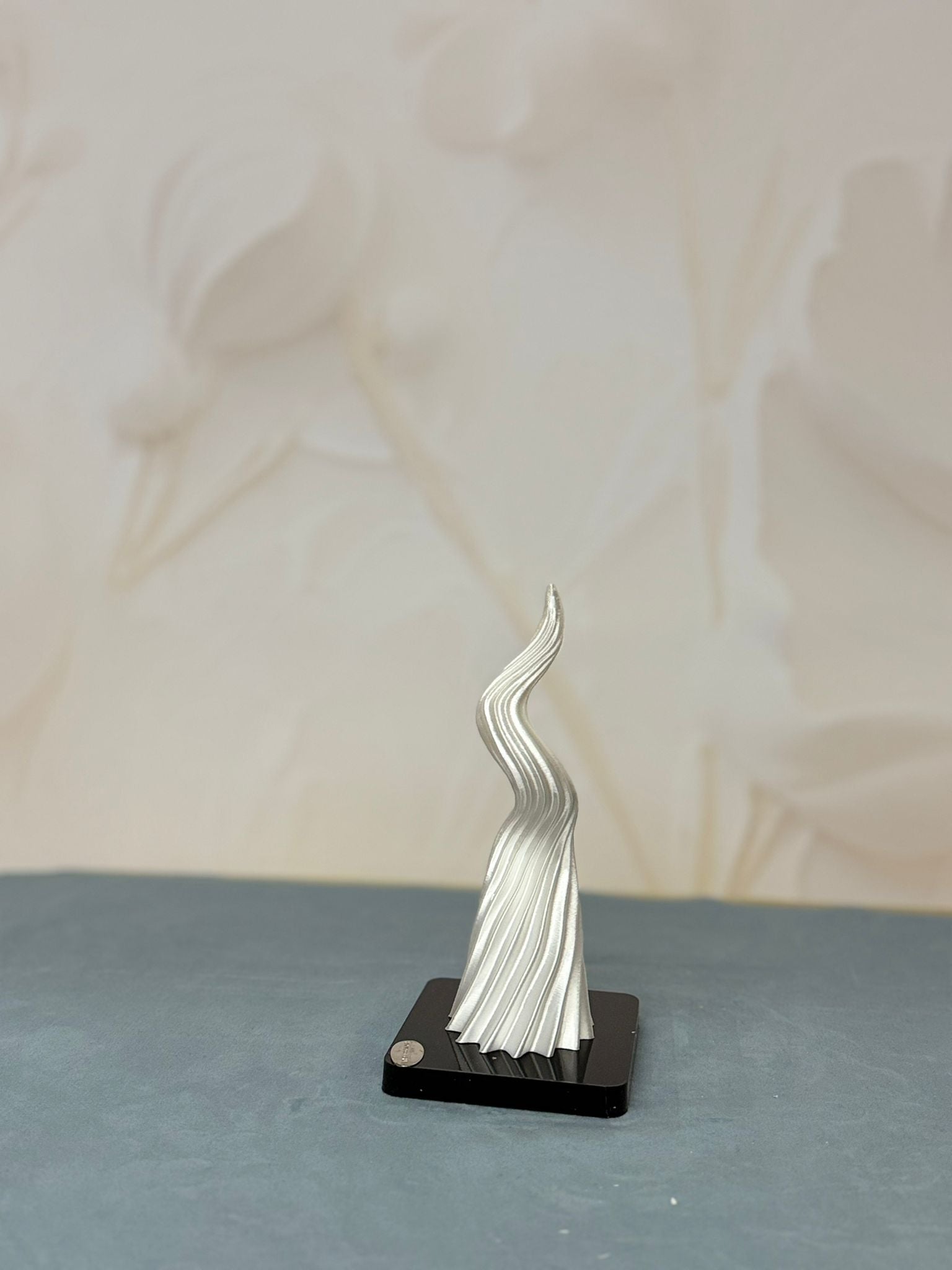 Corno Bianco Con Base Plex