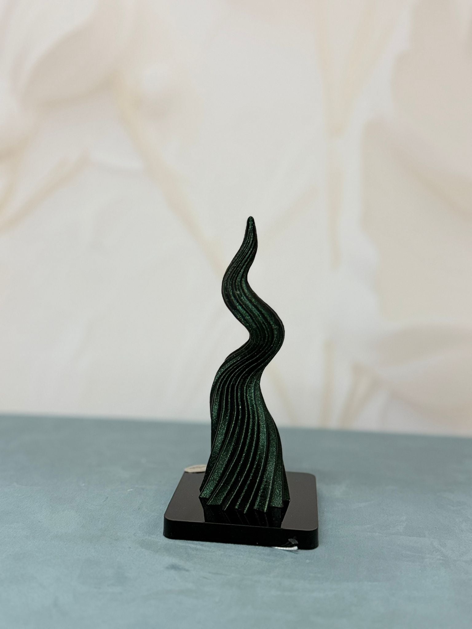 Corno Piccolo Verde Glitterato Con Base Plex