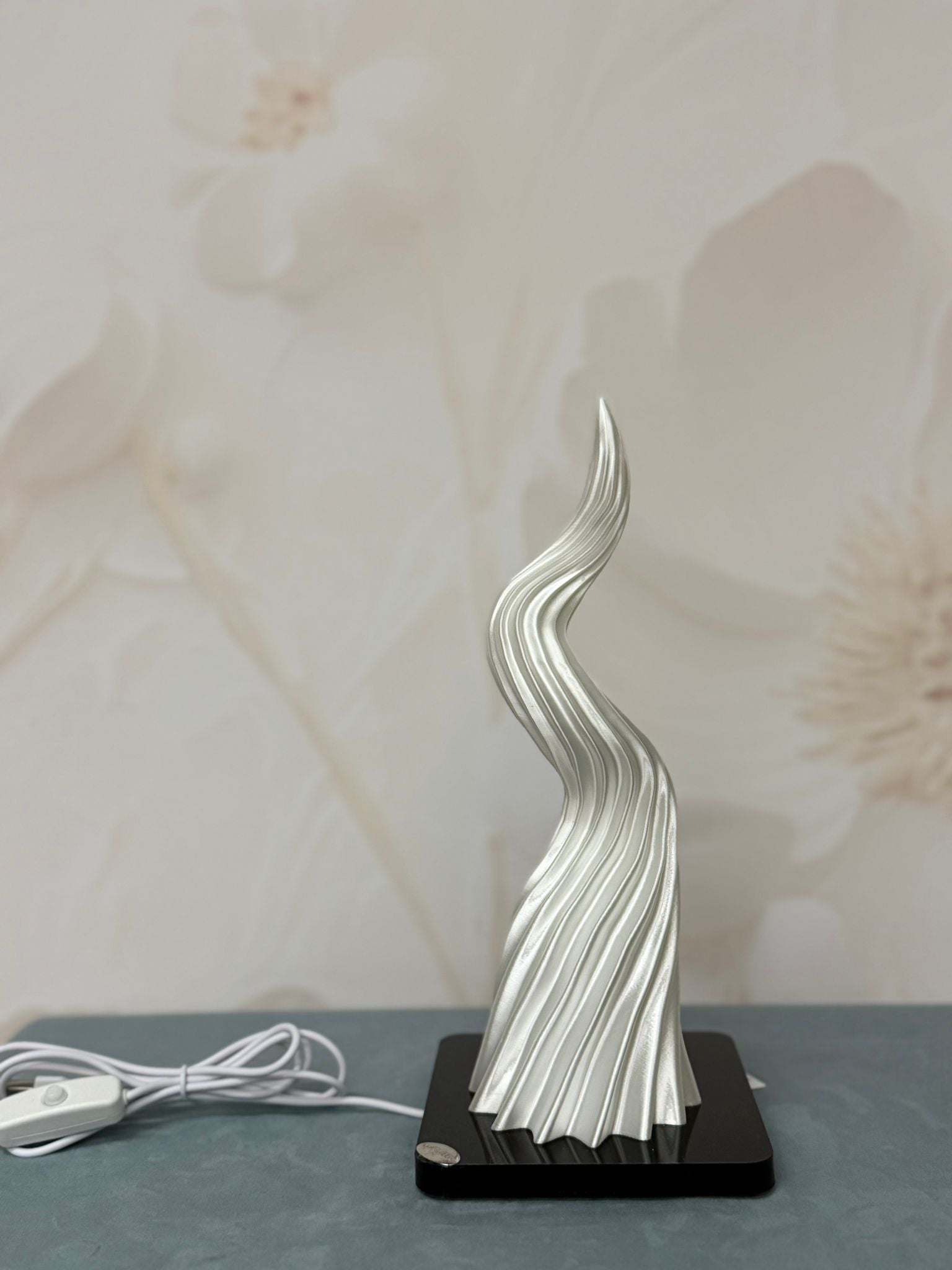 Corno A Lampada Bianco Con Base Plex