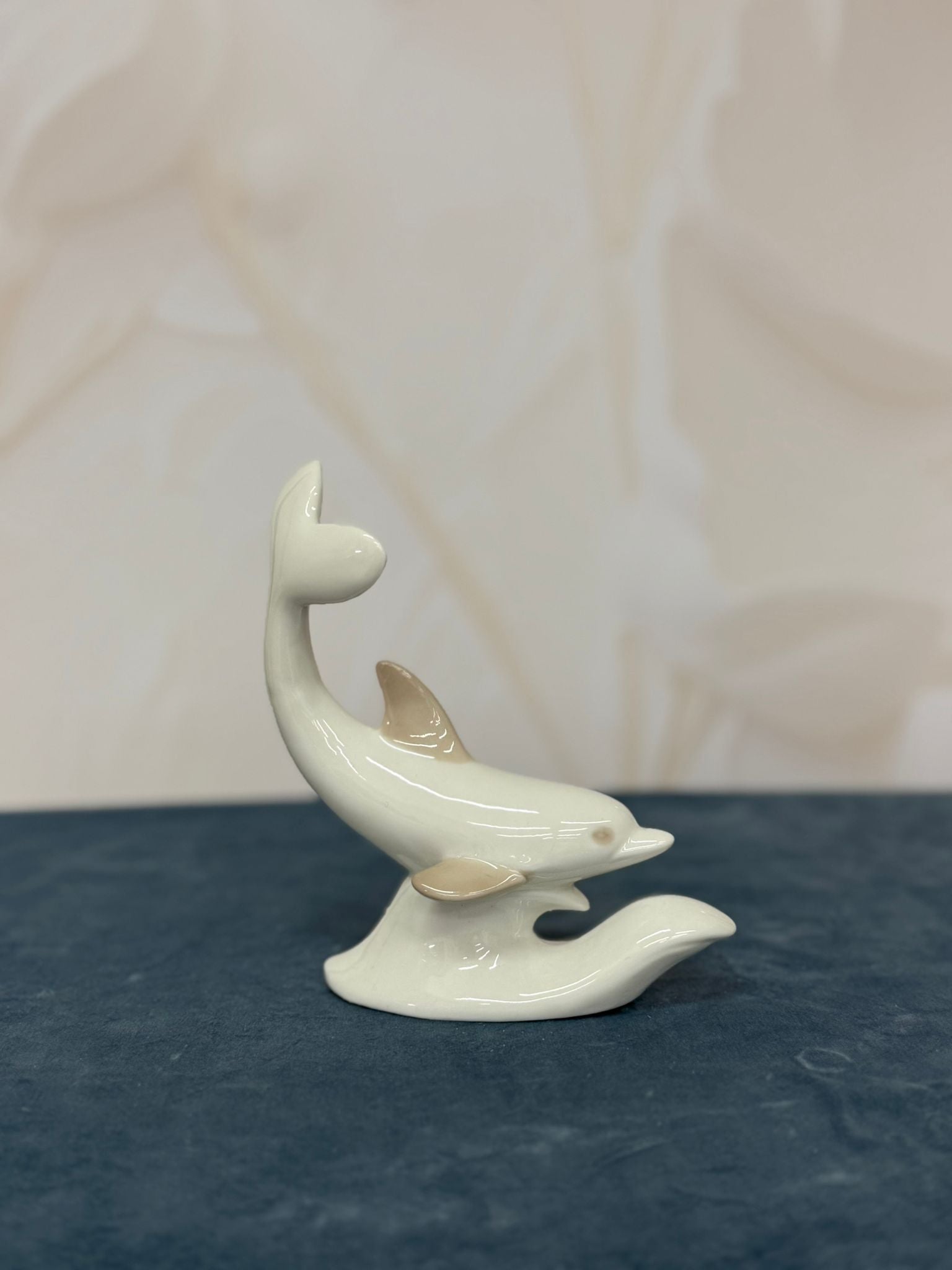 Delfino In Porcellana Beige