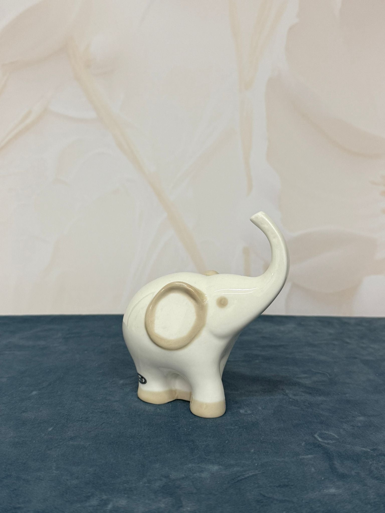 Elefantino In Porcellana Beige