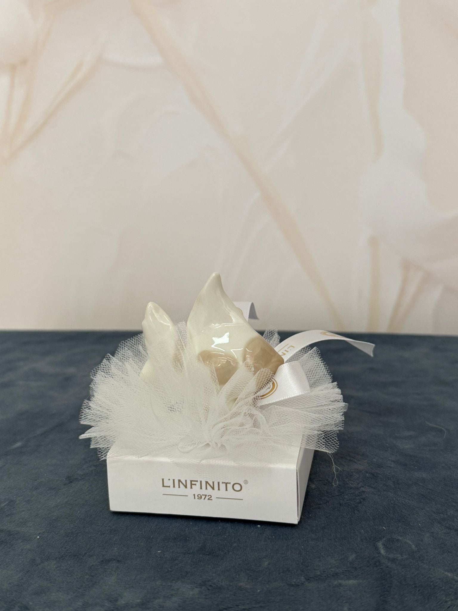 Scatola Porta Confetti Con Mini Pesciolino In Porcellana Beige