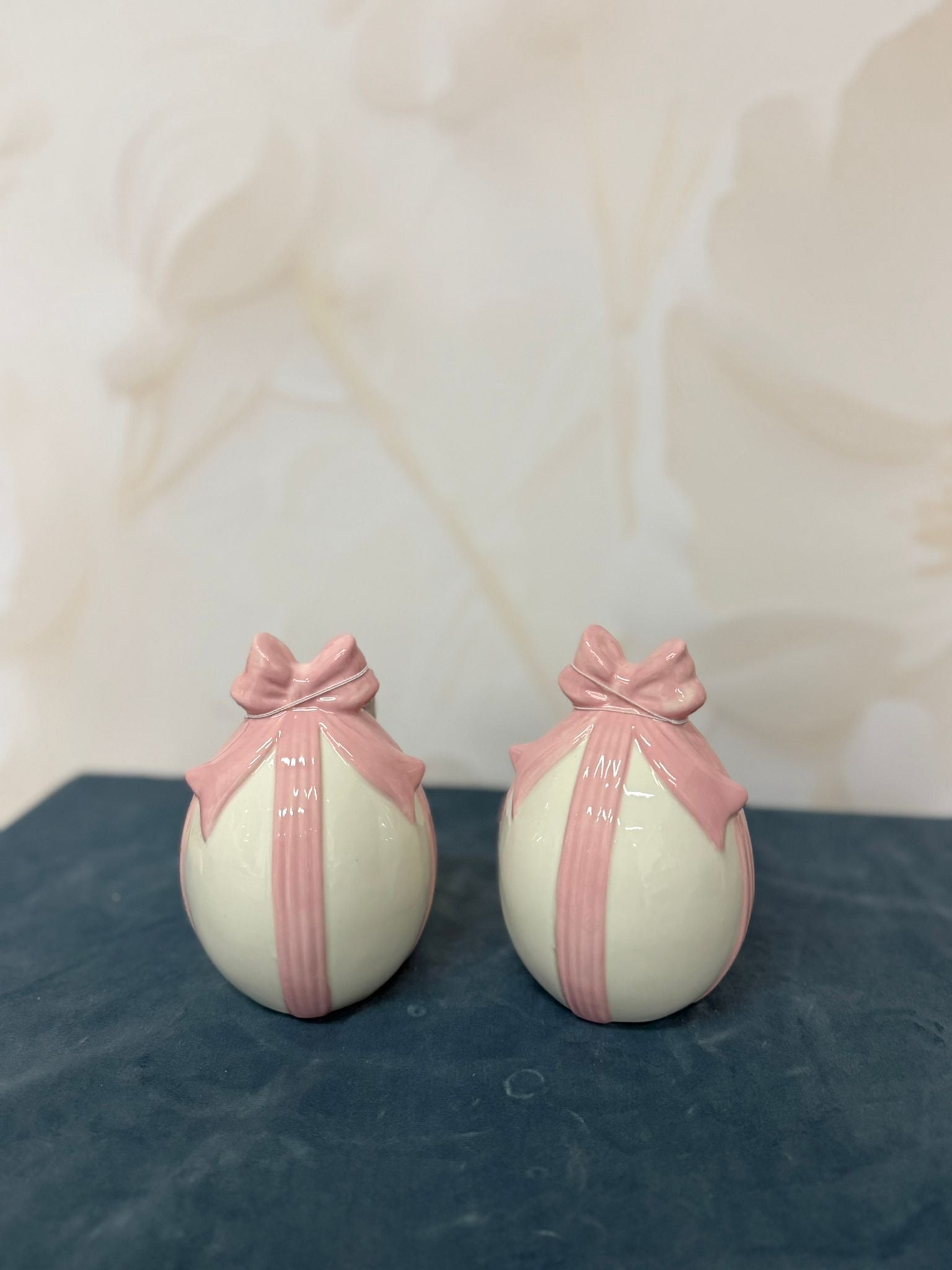 Uovo Con Fiocco Rosa