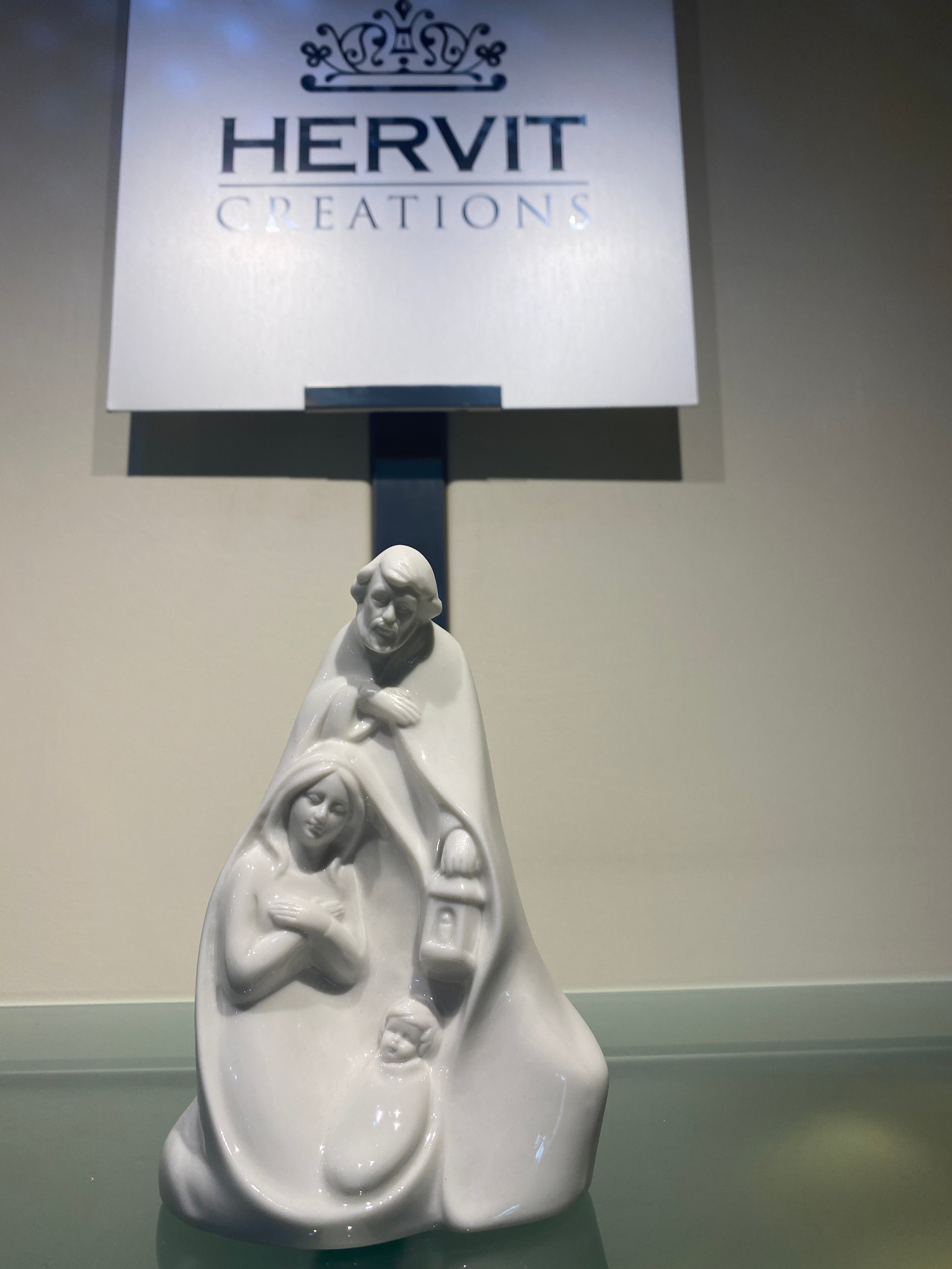 Sacra famiglia in porcellana bianca