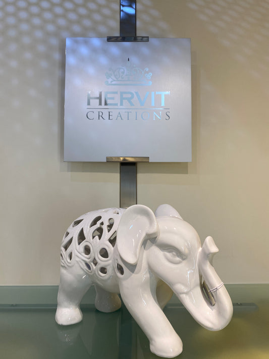 elefante in porcellana